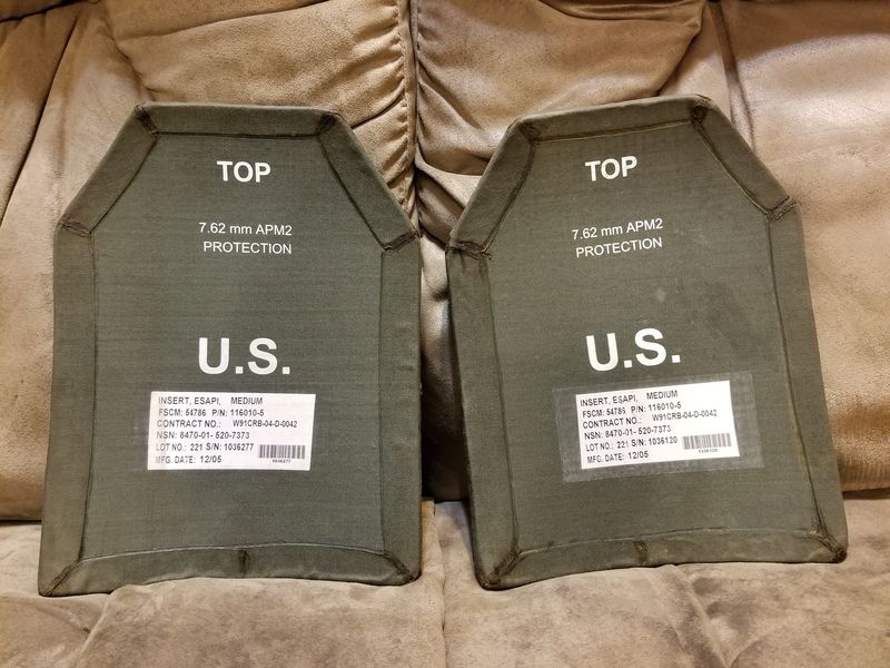 ESAPI Plates Level IV (2ea.) w/carrier